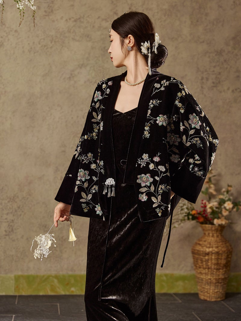 Yailla Versatile New Chinese Style Heavy Craft Sequin Embroidery High-End Cotton Coat Autumn and Winter New Style Velvet Rich Family Noble Light Luxury Outerwear Top Women'S Retro Niche Design Tang Coat Suit - Image 4